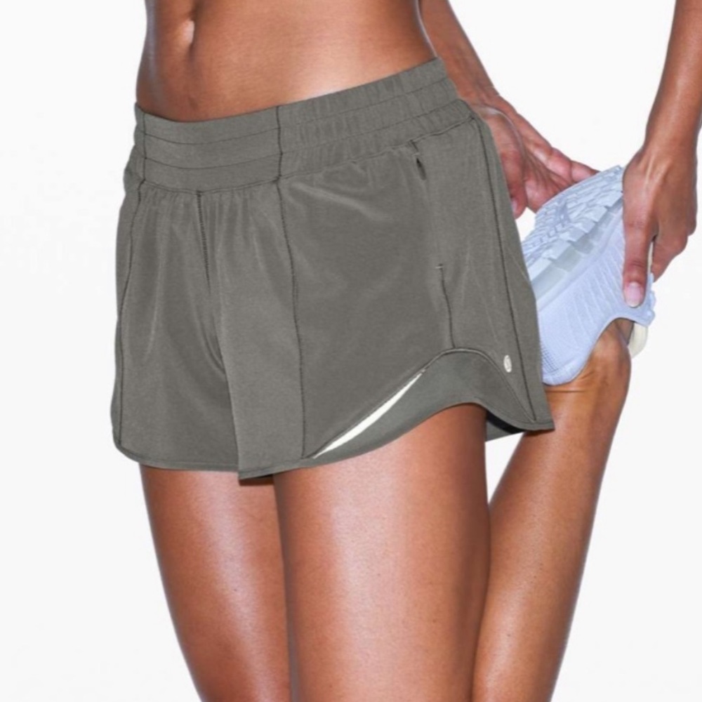 Lululemon • Hotty Hot Short II Long 4"
Sage